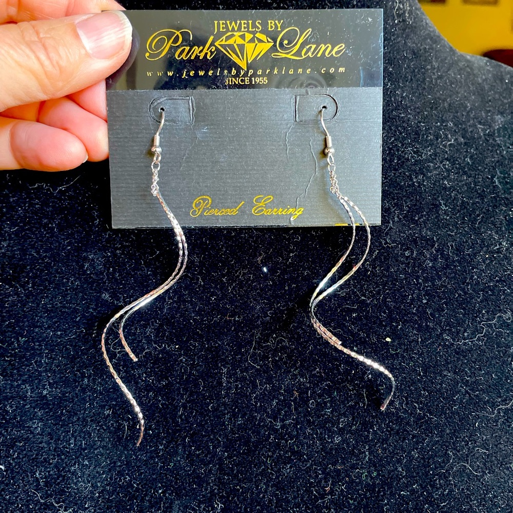 Silver pierced earrings - Picture 1 of 2